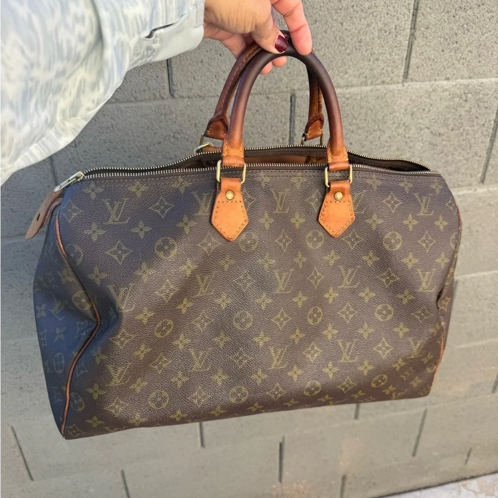 Authentic Vintage Speedy 40